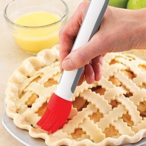 CHEF'S SILICONE BASTING BRUSH